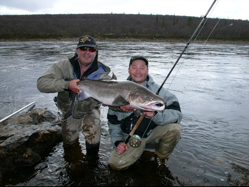 рыбалка на Кольском полуострове река Поной лагерь Ача